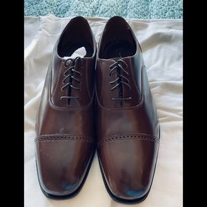 Men’s Oxford dress shoes